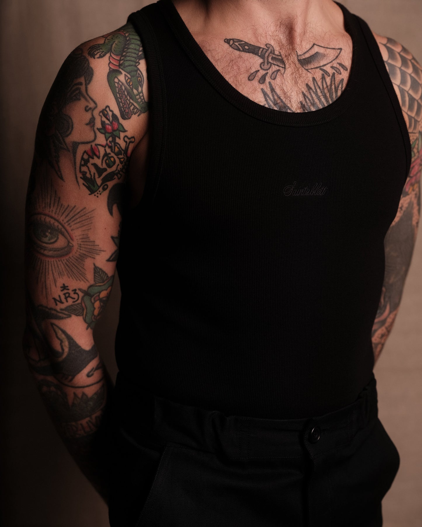 TANK 001 - Black