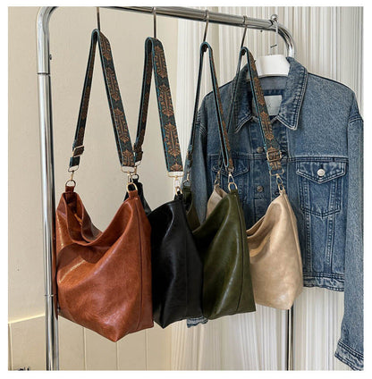 Women's Shoulder Bag With Ethnic Style Wide Shoulder Strap Ins Large Capacity Bucket Crossbody Bags Fashion Handbag