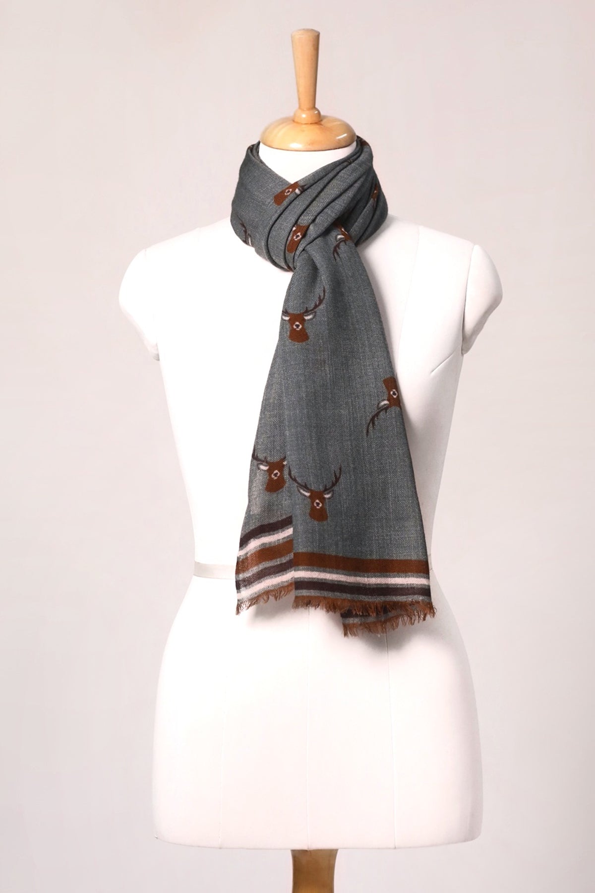 Highland Stag Wool Scarf - Green | SVEŽElife-2