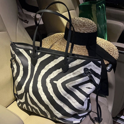 Retro Underarm Niche Shoulder Messenger Bag