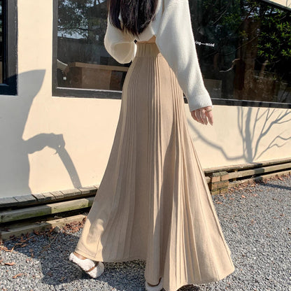High-waisted Figure-flattering Thickened Pleated Knit Skirt
