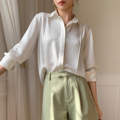 Elegant Women's White Shirt Made Of Triacetate Satin