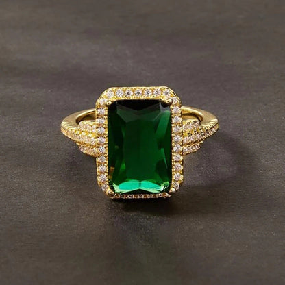 Elegant And Luxurious Ring With A Stylish