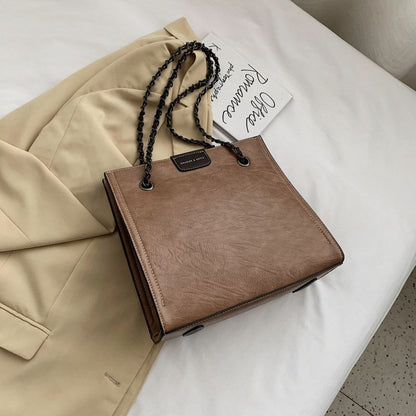 Chain shoulder messenger bag
