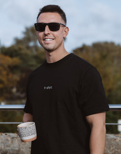 simple. t-shirt. black.