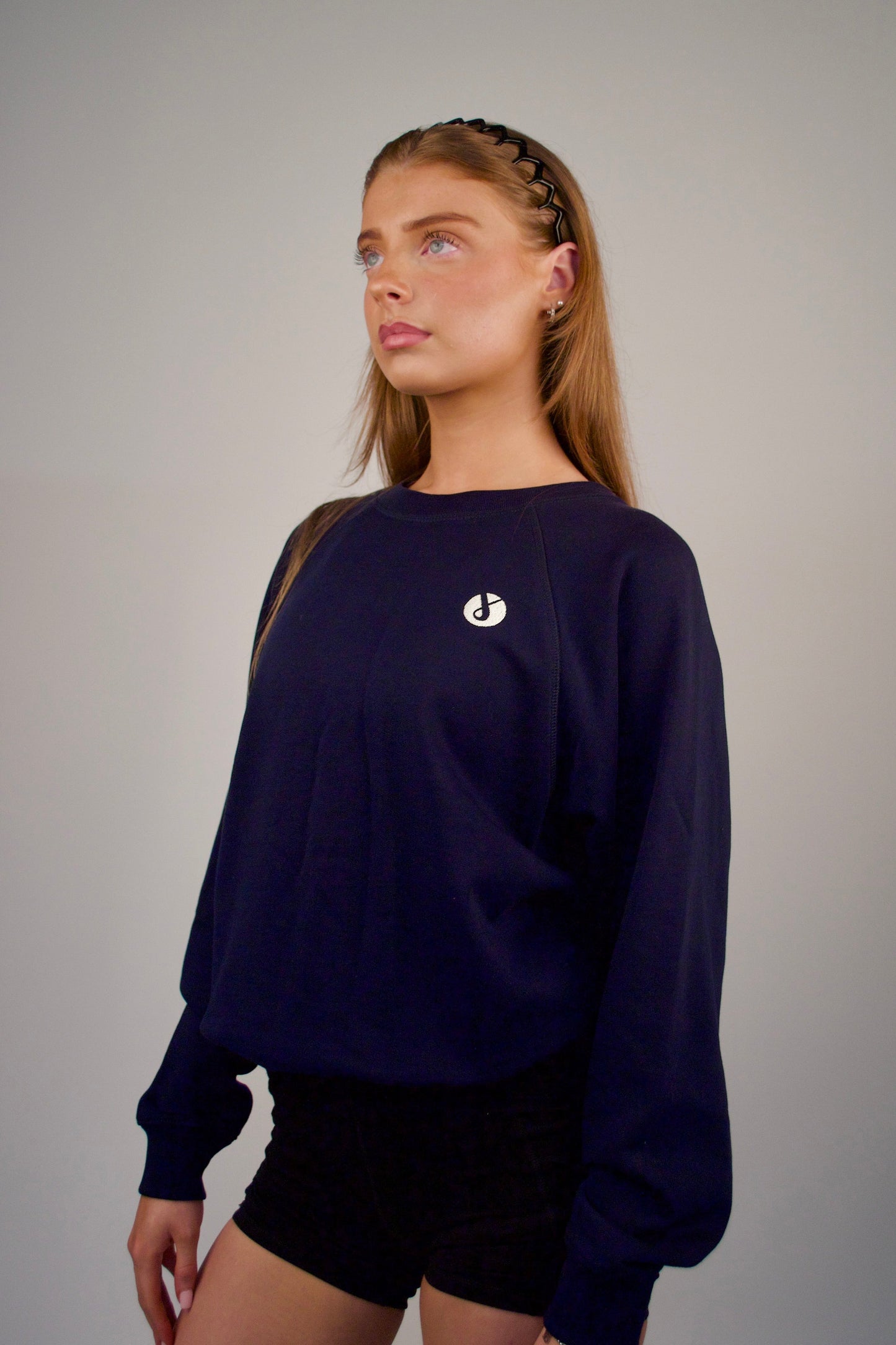 Essence Sweatshirt Skye-1