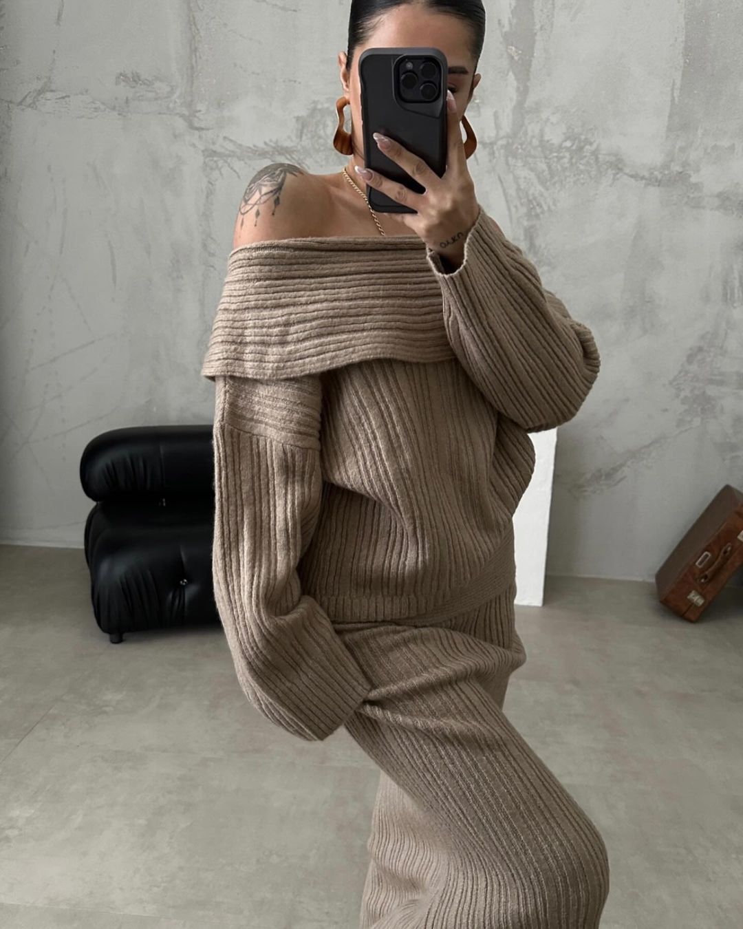 Women’s Winter Knitted Two-Piece Set – Off-Shoulder Sweater & Slim Skirt