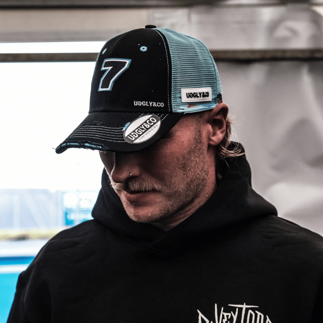 Black & Blue, Davey Todd Cap