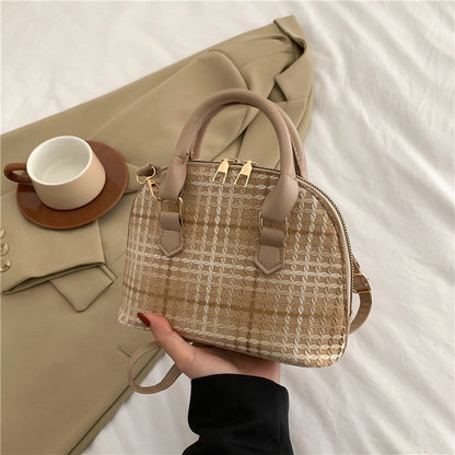 Fashionable Simple New Western Style Shoulder Messenger Bag