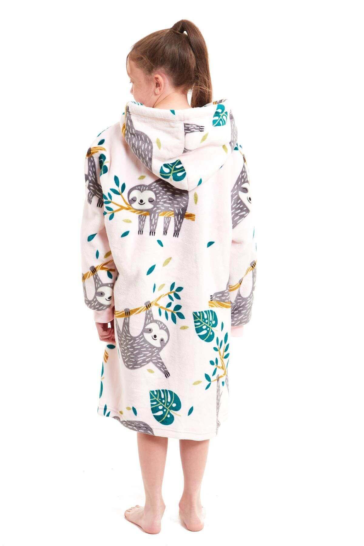 Kids Oversized Hooded Fleece Blanket with Reversible Sherpa Double Pocket Ultra-Soft Cozy Wearable Blanket for Lounging and Outdoor Ages 8-15 by Daisy Dreamer